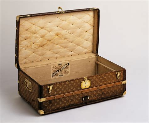 baul louis vuitton antiguo precio|Louis Vuitton Original Baúles y cofres antiguos 1800.